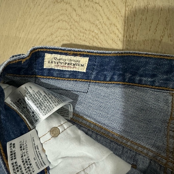 Levi jean shorts - Picture 1 of 4